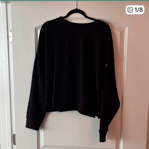 ISO ALO Black or Navy Muse Pullover